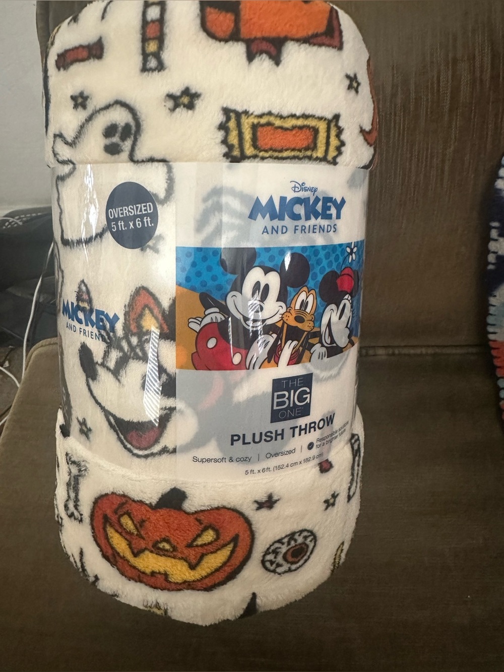 Disney Mickey and friends oversized Halloween plush throw 5x6 New